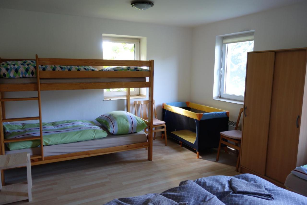 Apartman Hulin, Chrastany - Bily Extérieur photo