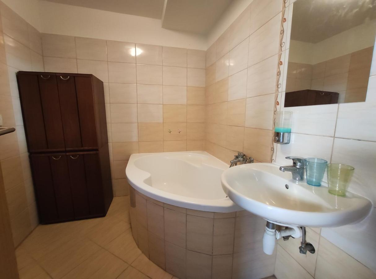 Apartman Hulin, Chrastany - Bily Extérieur photo