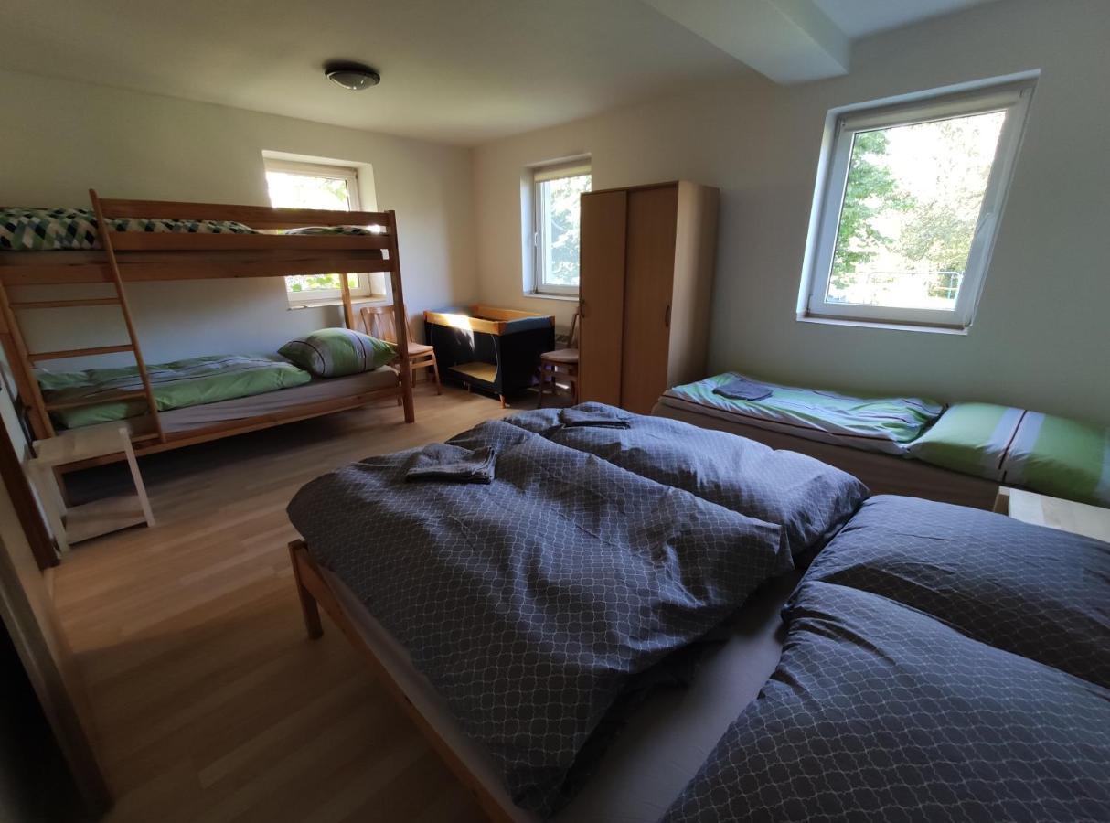 Apartman Hulin, Chrastany - Bily Extérieur photo